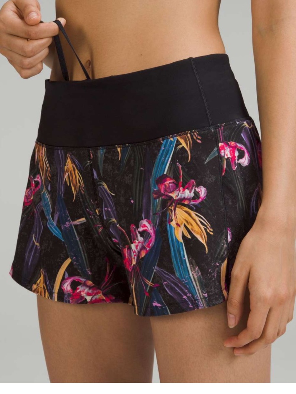 Lululemon Speed Up Mid-Rise Short.
